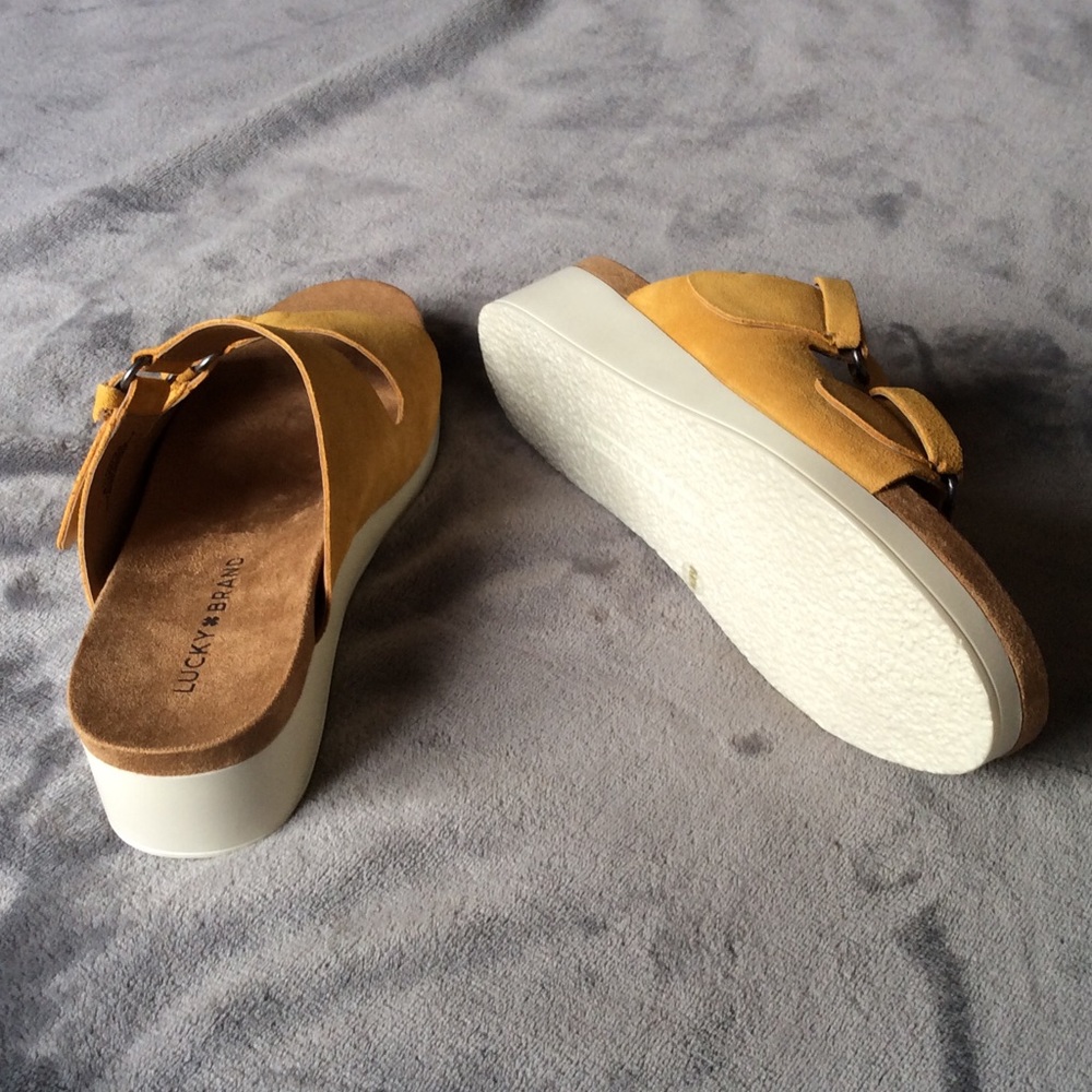 NIB Lucky Brand Feniya Leather Sandal - Picture 4 of 4